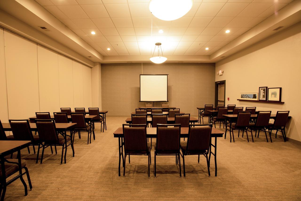 Country & By Radisson, Wilson, Nc Hotel 3*